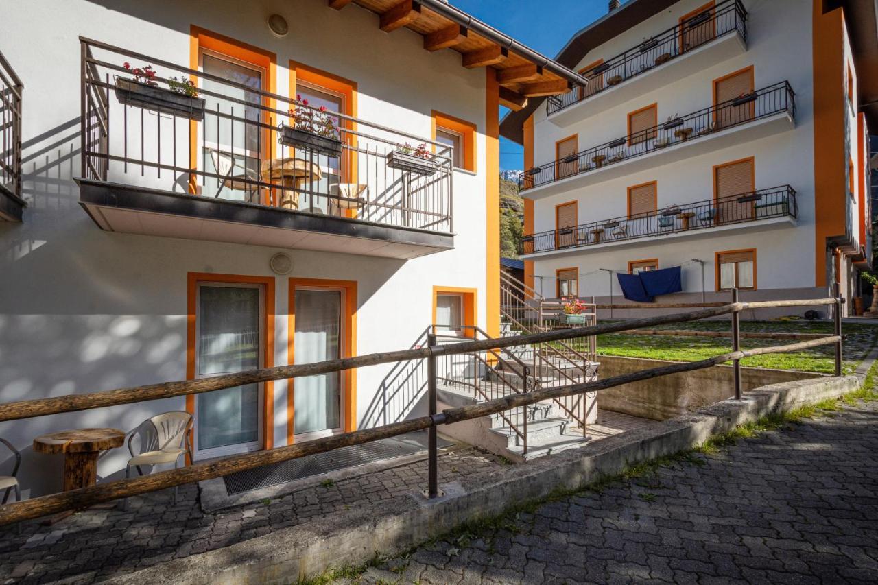 Hostel - Bormio - Livigno - Santa Caterina - Stelvio Sondalo Exteriér fotografie
